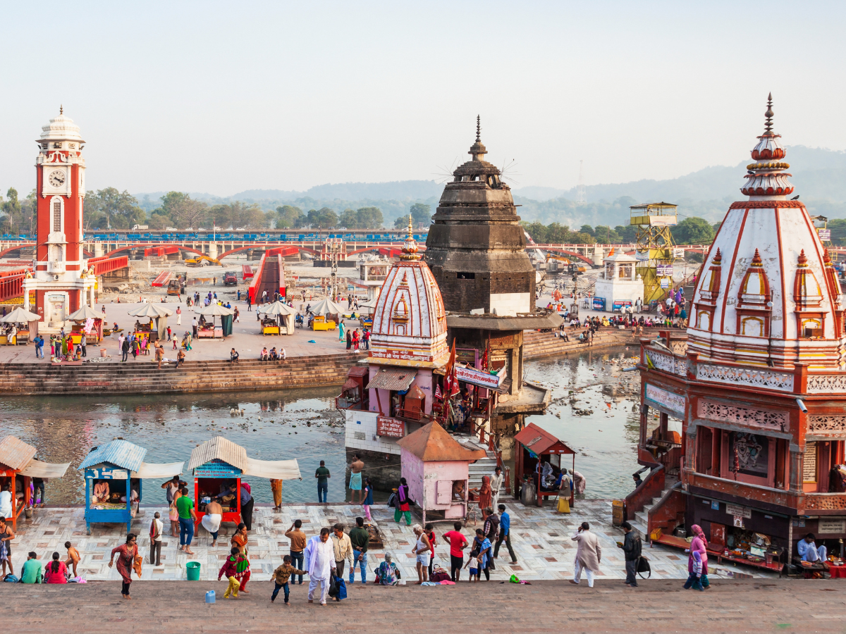 Greater Noida to Haridwar taxi service family trip